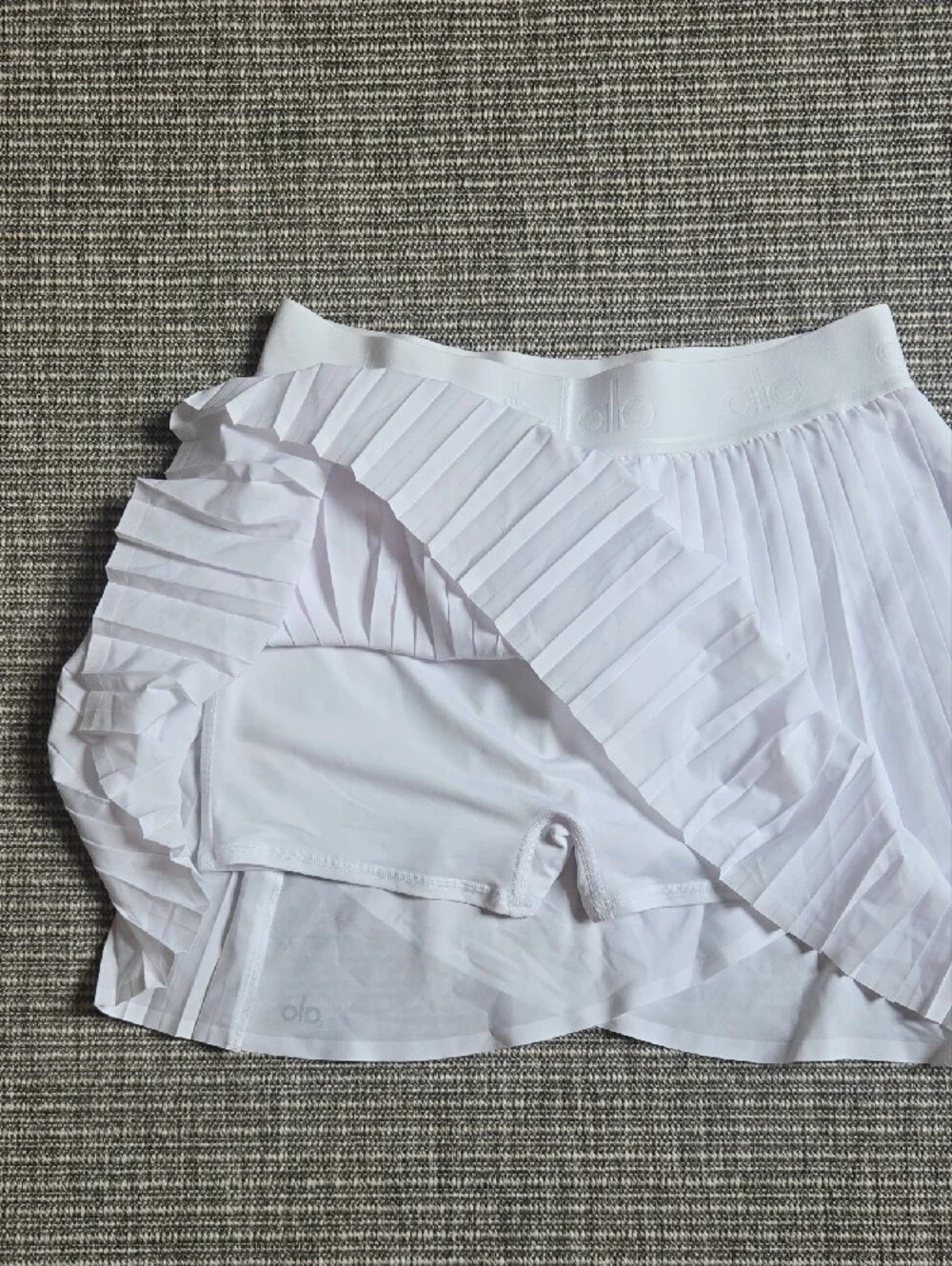 ALO Yoga White Pleated Tennis Skirt
